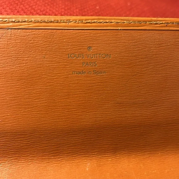 Louis Vuitton Brown Wallet with Flap Closure and Textured Leather w/ COA - Picture 6 of 13